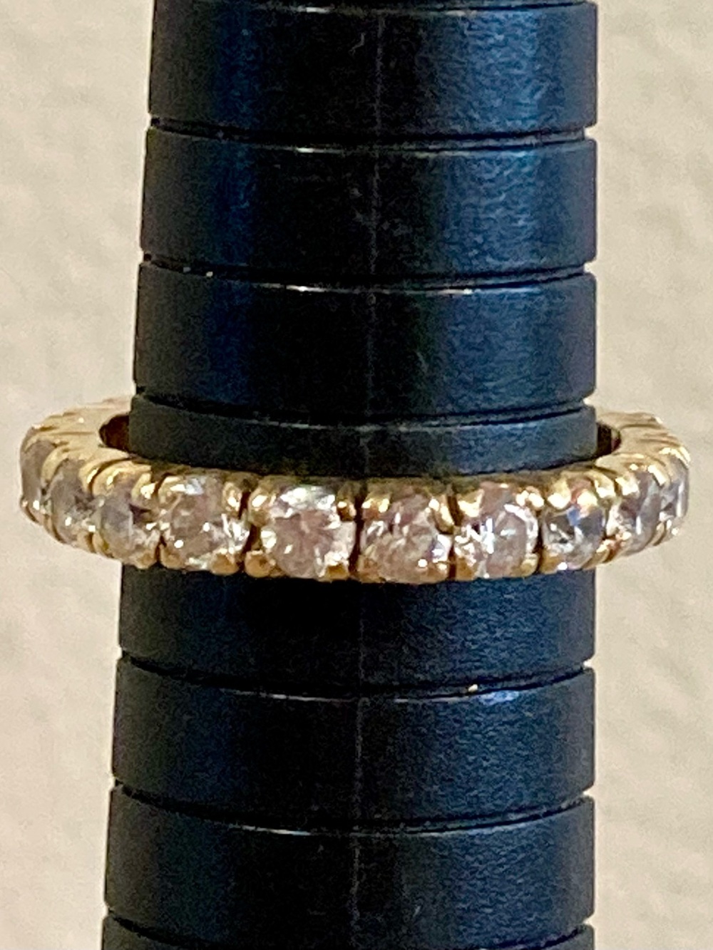Gold Tone Eternity Band Ring Clear Stones Size 8 - Has a Crack - Picture 10 of 17